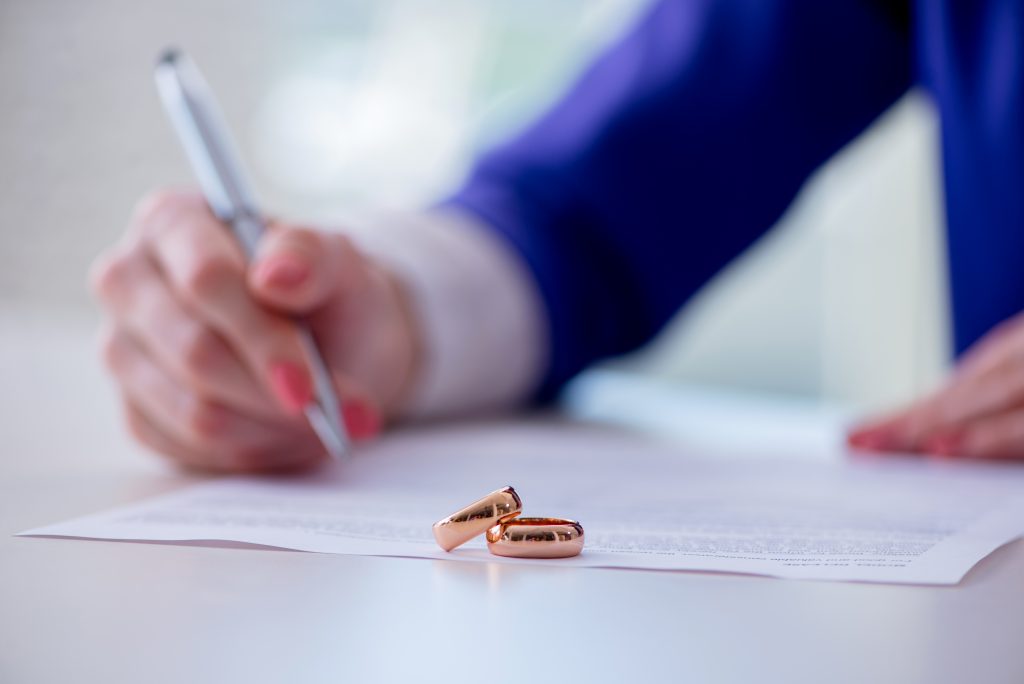 Is it legal to request spousal maintenance in my divorce settlement?